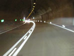 Reflektierende Bauteile sorgen im Tunnel für mehr Sicherheit.